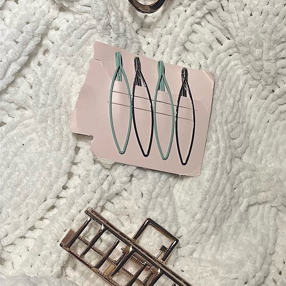 Stylish Hair accessories lot of 6